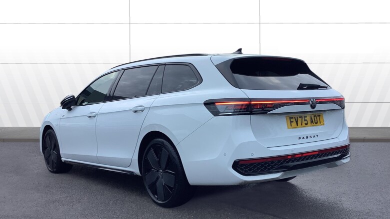 Volkswagen Passat 1.5 TSI eHybrid R-Line 5dr DSG Estate